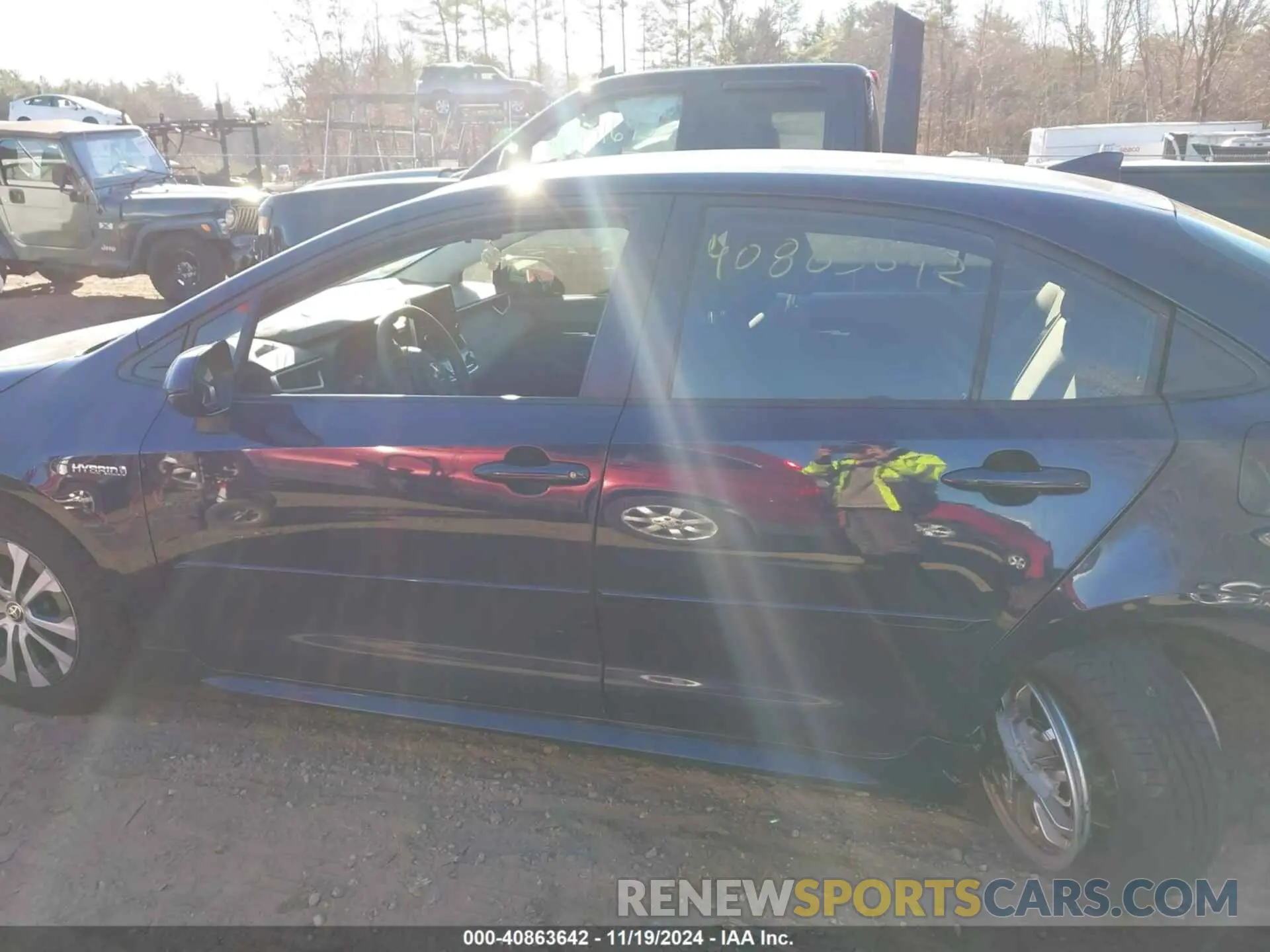14 Photograph of a damaged car JTDEAMDE7MJ016695 TOYOTA COROLLA 2021