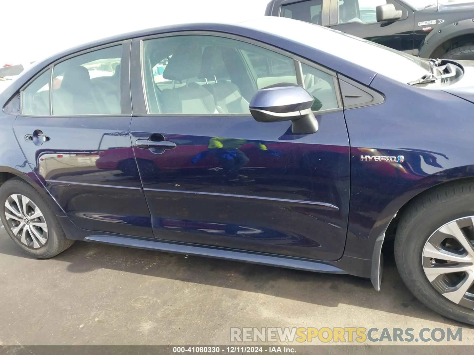 14 Photograph of a damaged car JTDEAMDE7MJ029933 TOYOTA COROLLA 2021