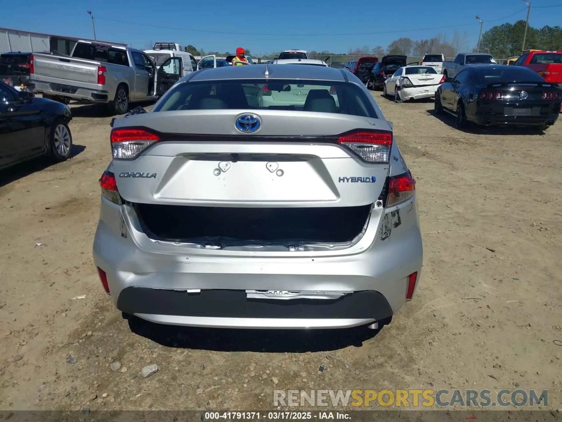 16 Photograph of a damaged car JTDEAMDE8MJ011201 TOYOTA COROLLA 2021