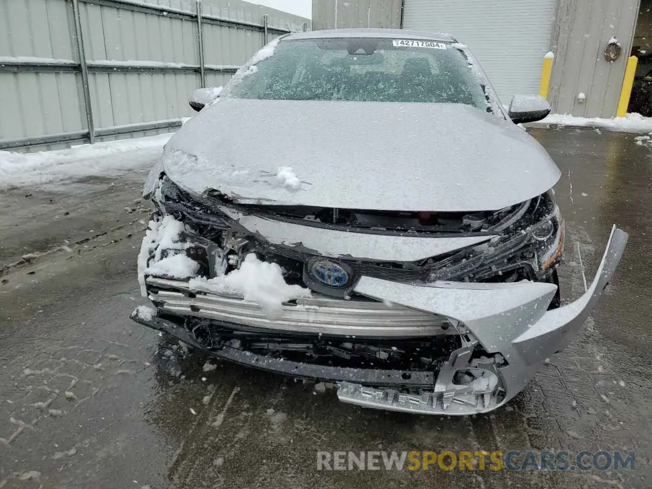 5 Photograph of a damaged car JTDEAMDE8MJ022795 TOYOTA COROLLA 2021