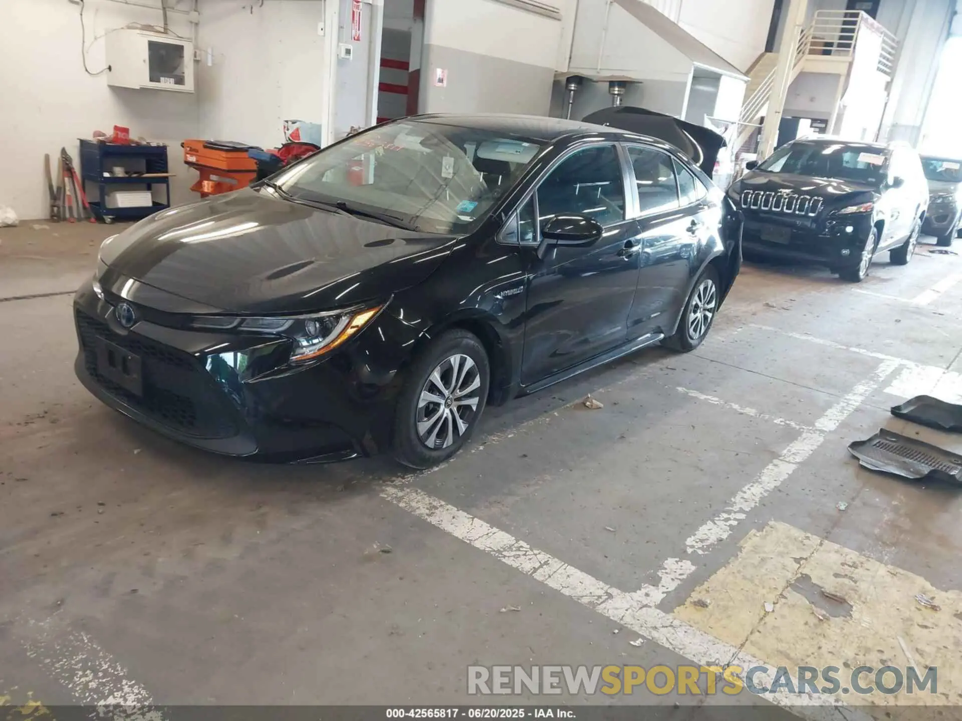 2 Фотография поврежденного автомобиля JTDEAMDE9MJ000577 TOYOTA COROLLA 2021