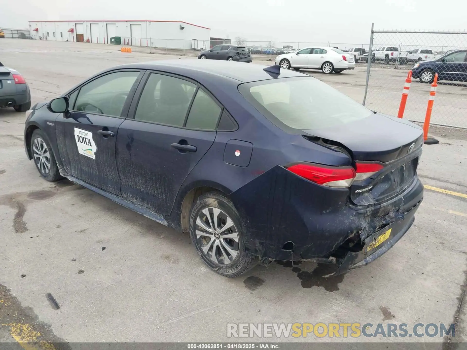 18 Photograph of a damaged car JTDEAMDE9MJ003172 TOYOTA COROLLA 2021