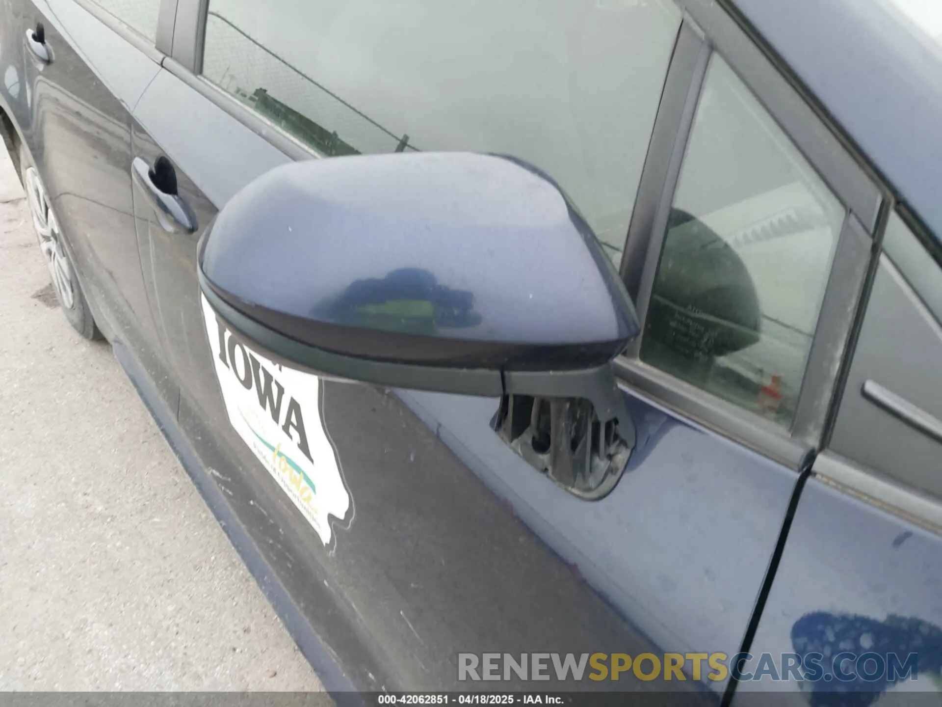 19 Photograph of a damaged car JTDEAMDE9MJ003172 TOYOTA COROLLA 2021