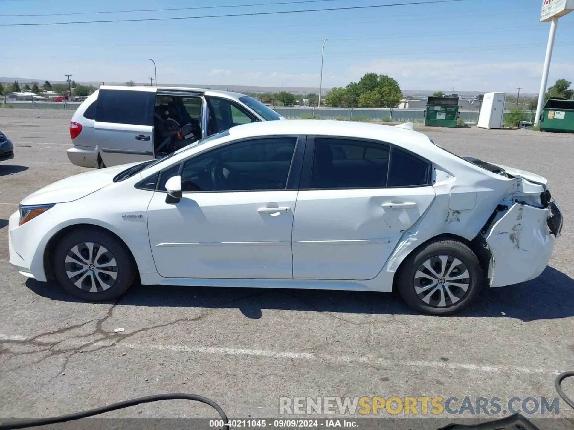14 Photograph of a damaged car JTDEAMDE9MJ005245 TOYOTA COROLLA 2021