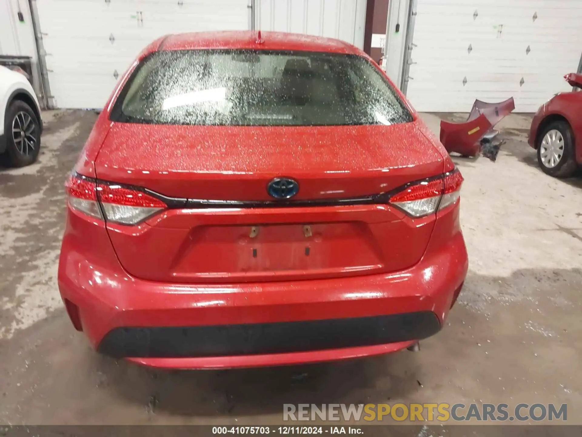16 Photograph of a damaged car JTDEAMDE9MJ034440 TOYOTA COROLLA 2021