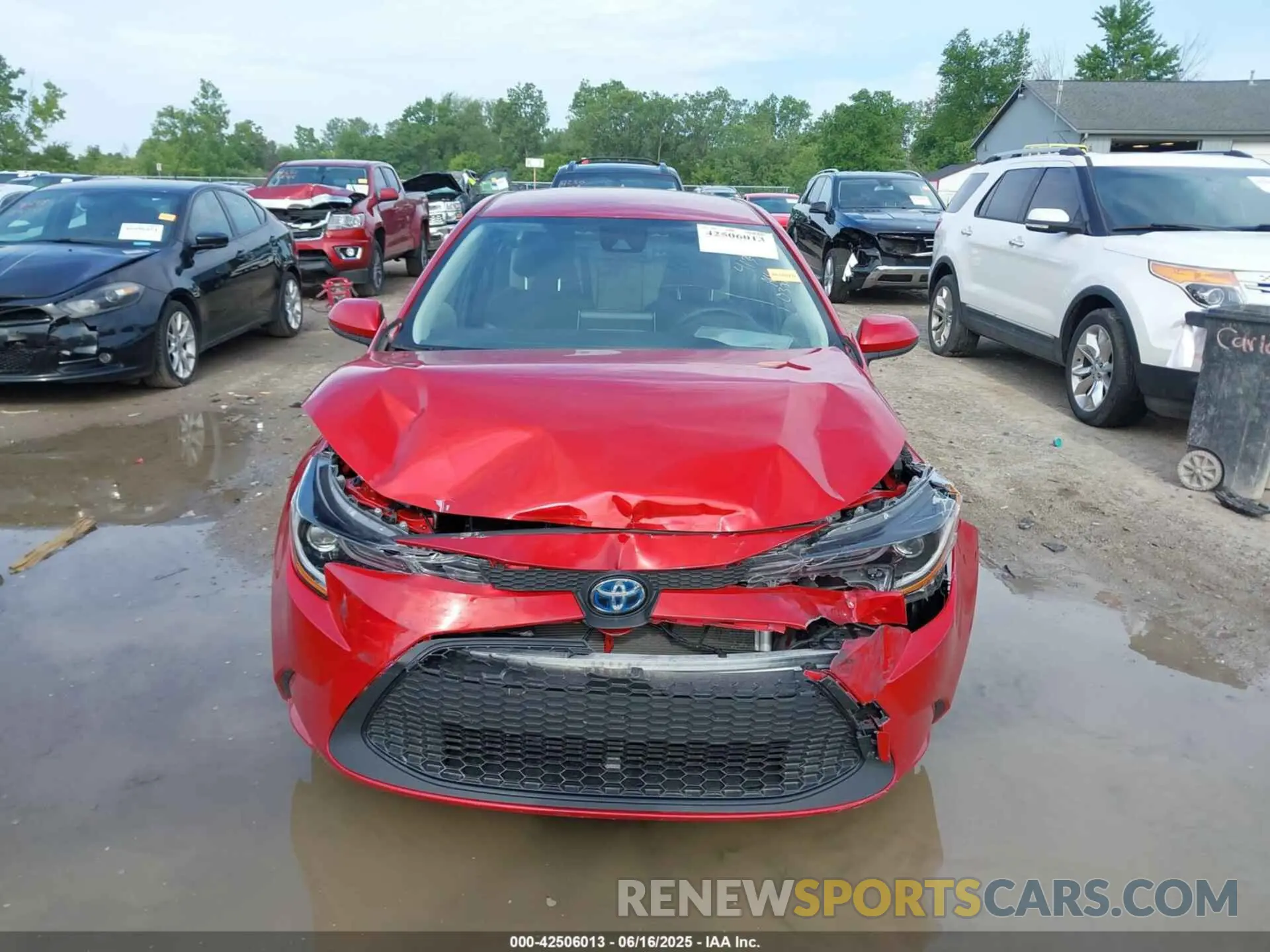 12 Photograph of a damaged car JTDEAMDEXMJ033118 TOYOTA COROLLA 2021
