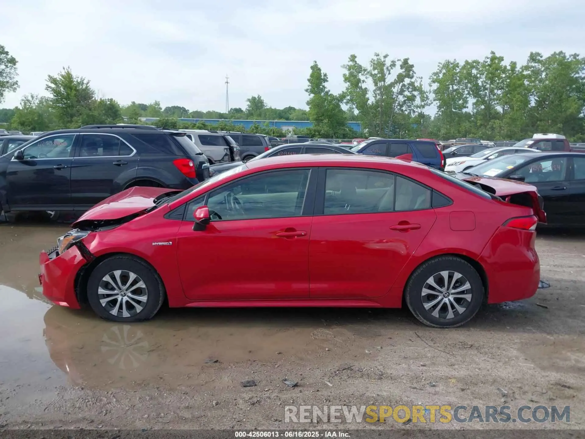 14 Photograph of a damaged car JTDEAMDEXMJ033118 TOYOTA COROLLA 2021