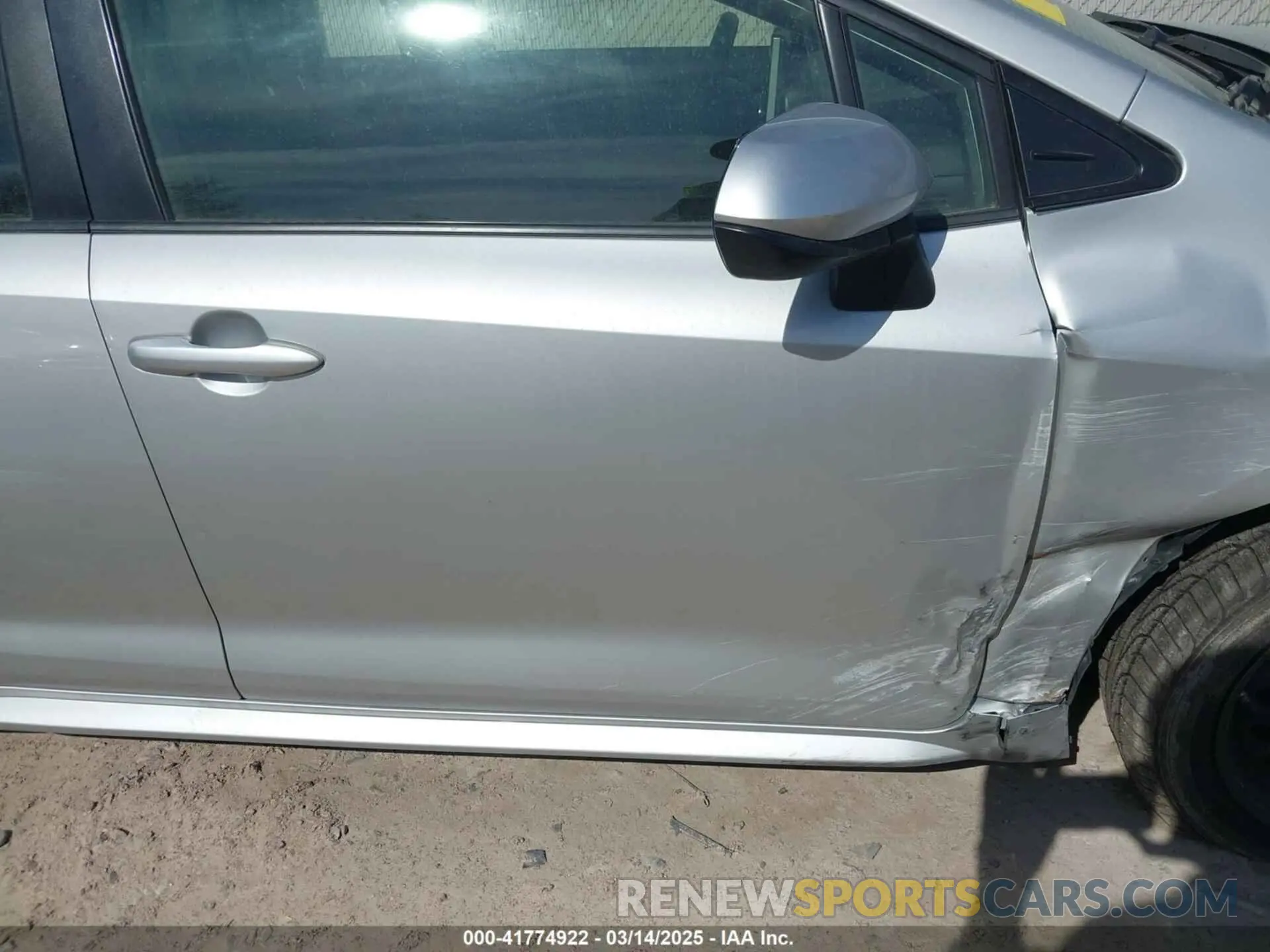 17 Photograph of a damaged car JTDEPMAE0MJ178834 TOYOTA COROLLA 2021