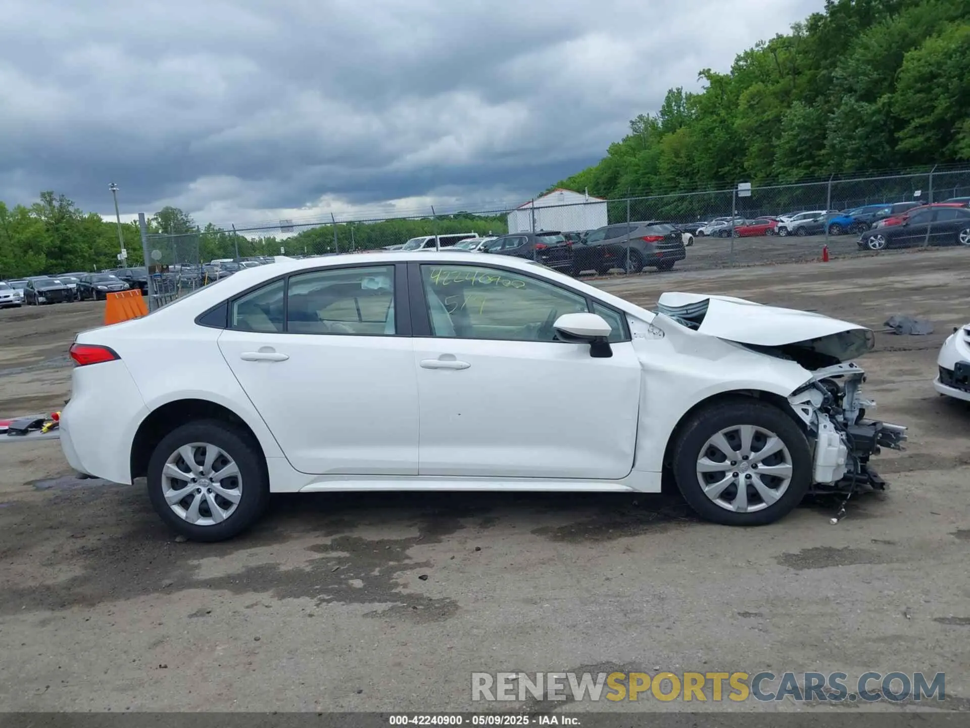 13 Photograph of a damaged car JTDEPMAE5MJ185326 TOYOTA COROLLA 2021