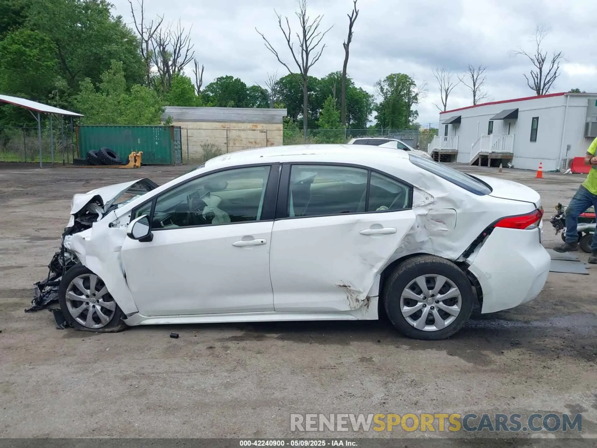 14 Photograph of a damaged car JTDEPMAE5MJ185326 TOYOTA COROLLA 2021