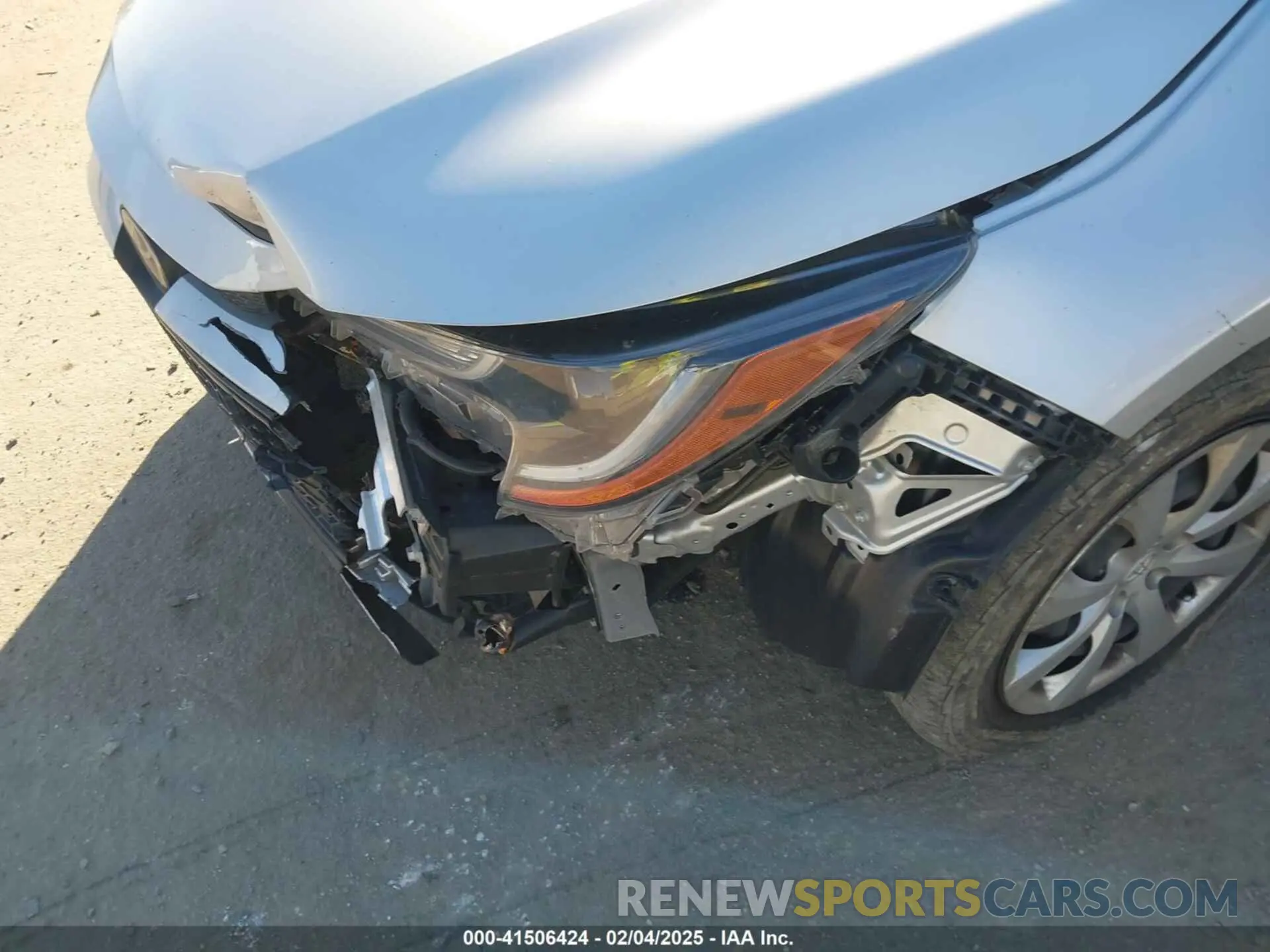 18 Photograph of a damaged car JTDEPMAE7MJ121269 TOYOTA COROLLA 2021