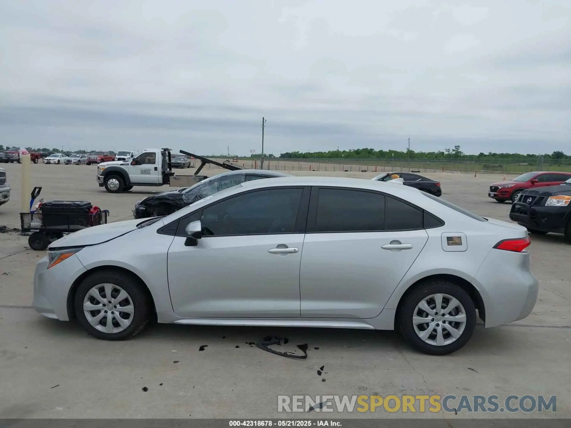 14 Photograph of a damaged car JTDEPMAE7MJ158841 TOYOTA COROLLA 2021