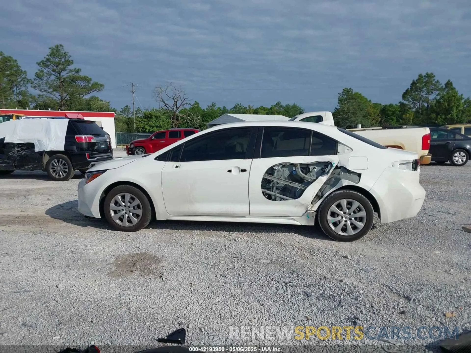 15 Photograph of a damaged car JTDEPMAE9MJ171204 TOYOTA COROLLA 2021