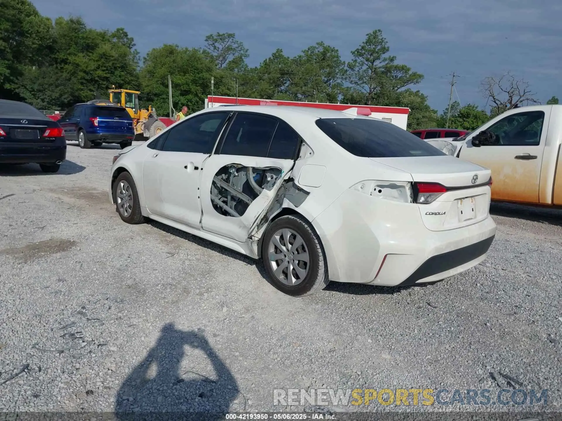 3 Photograph of a damaged car JTDEPMAE9MJ171204 TOYOTA COROLLA 2021