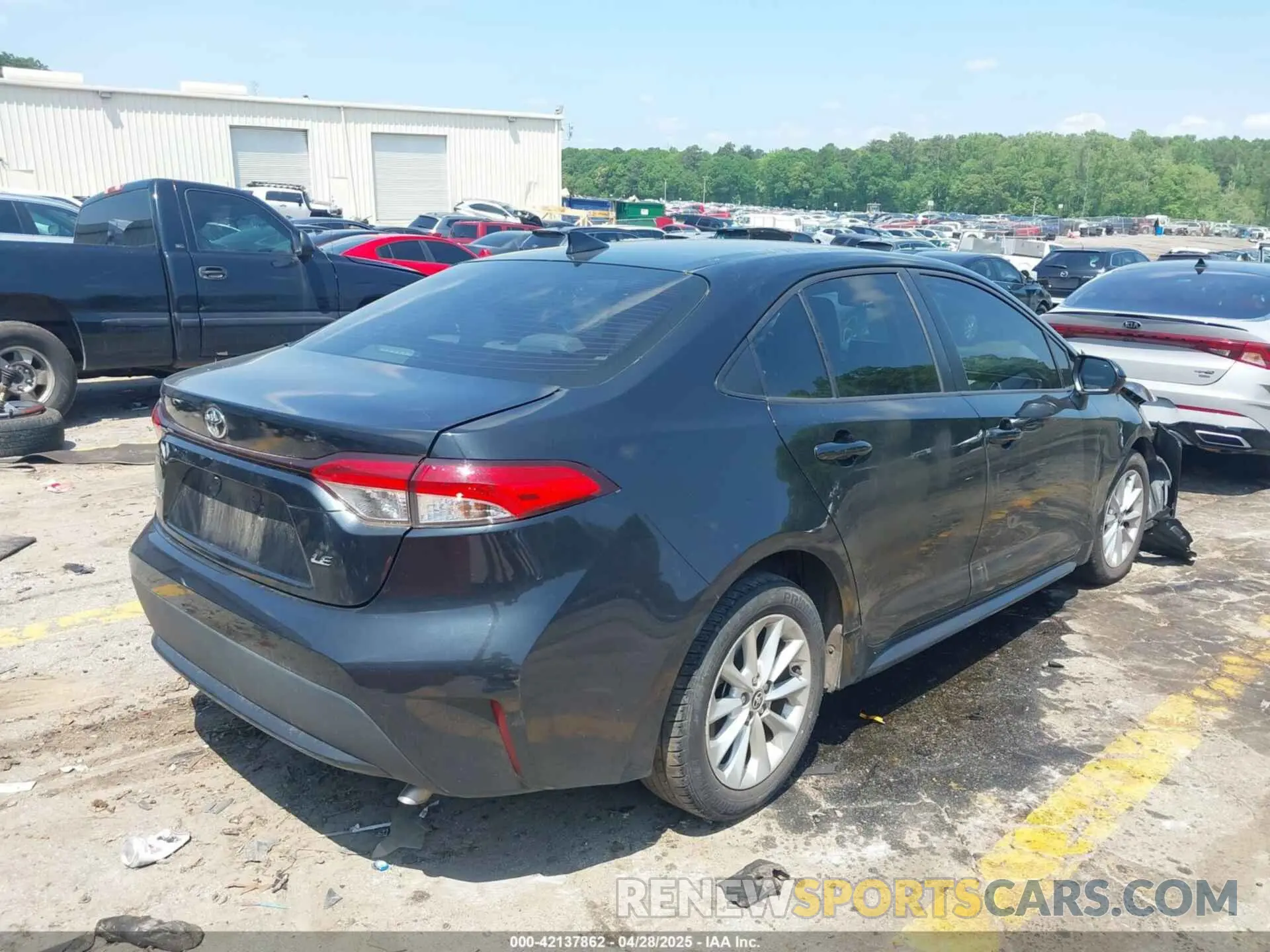 4 Photograph of a damaged car JTDVPMAE0MJ121646 TOYOTA COROLLA 2021