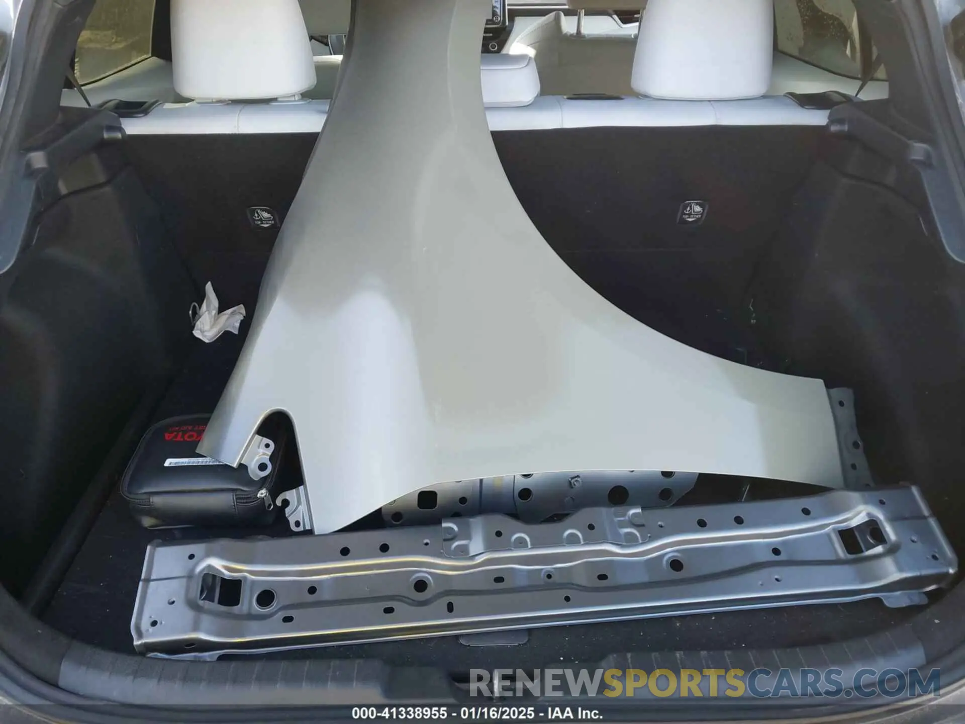12 Photograph of a damaged car JTNA4MBE2M3140995 TOYOTA COROLLA 2021