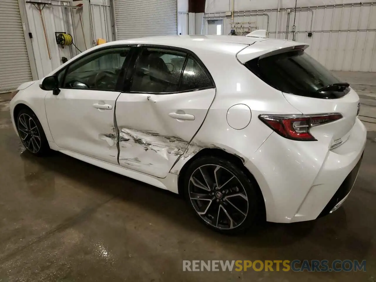2 Photograph of a damaged car JTNA4MBE3M3137524 TOYOTA COROLLA 2021
