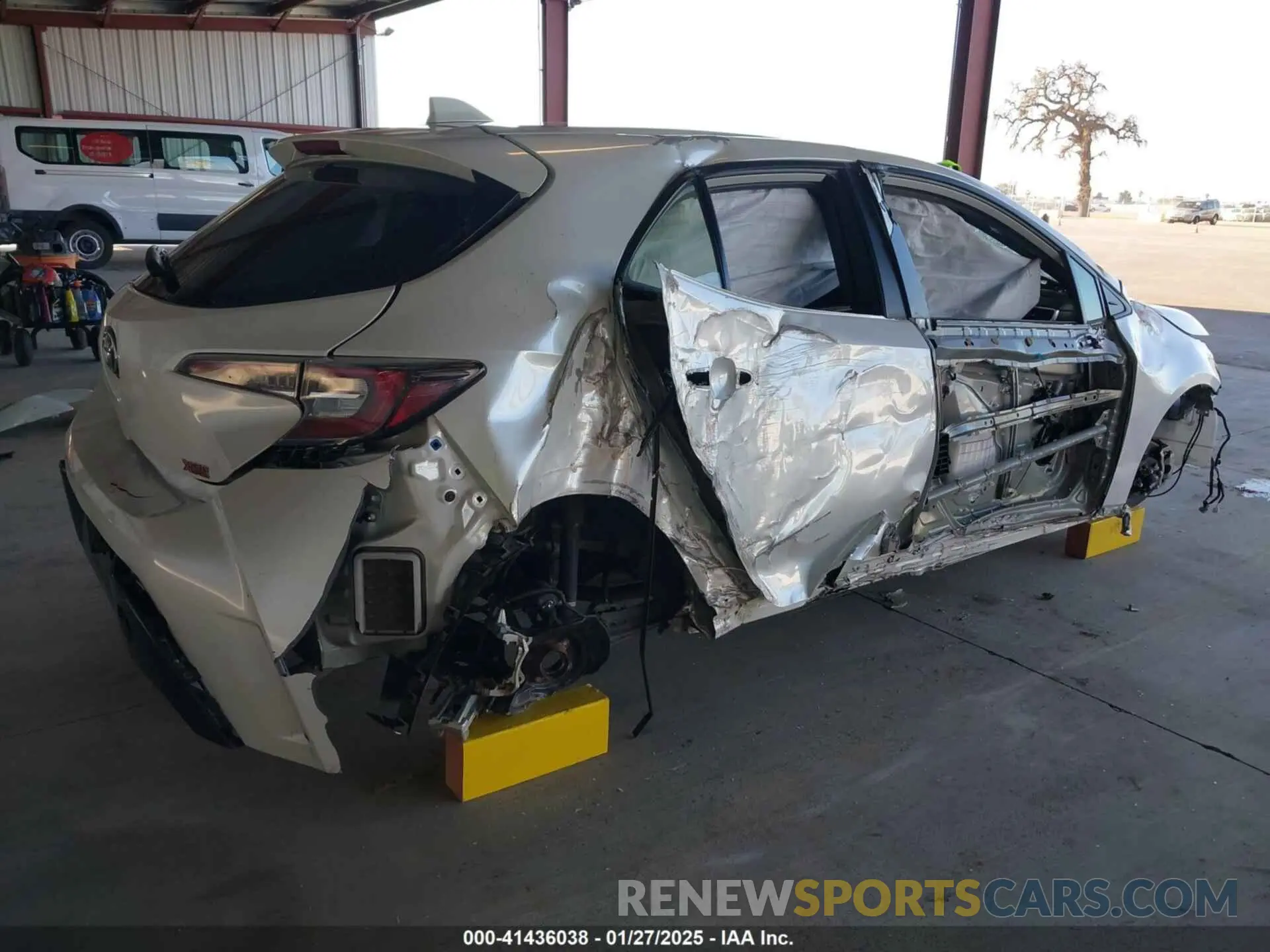 4 Photograph of a damaged car JTNA4MBE8M3109069 TOYOTA COROLLA 2021