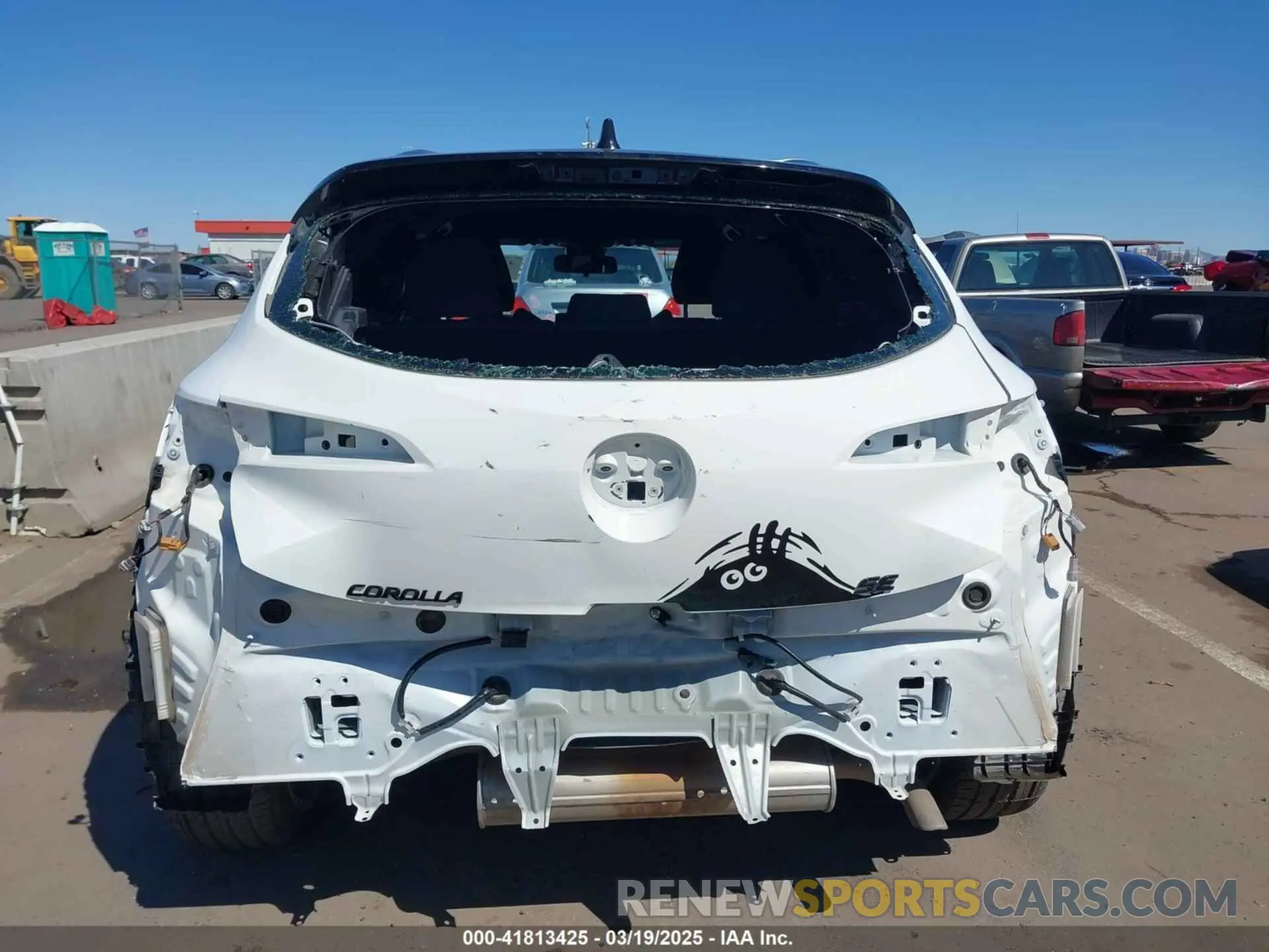 17 Photograph of a damaged car JTND4MBE0M3112173 TOYOTA COROLLA 2021