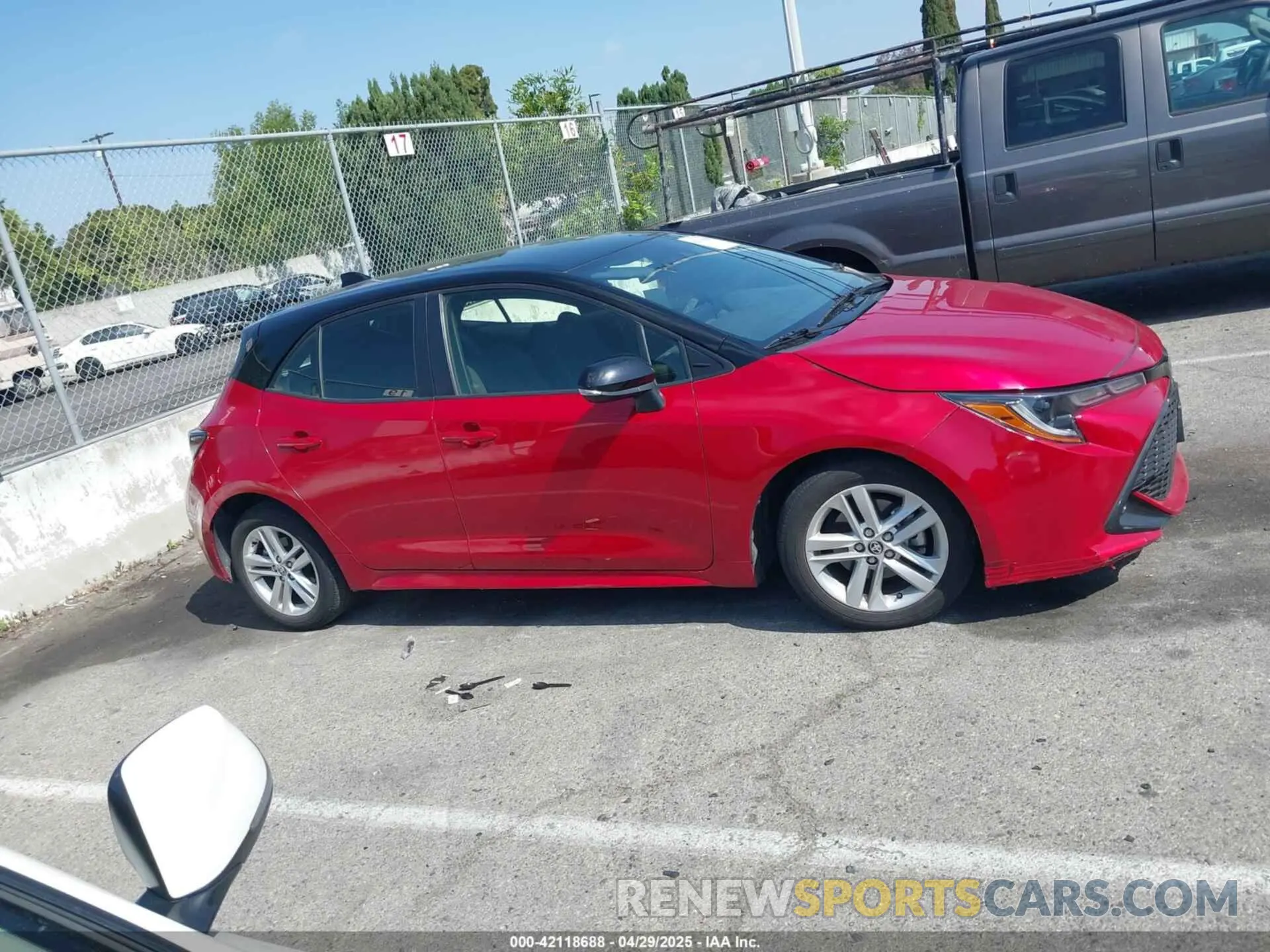 13 Photograph of a damaged car JTND4MBEXM3127618 TOYOTA COROLLA 2021
