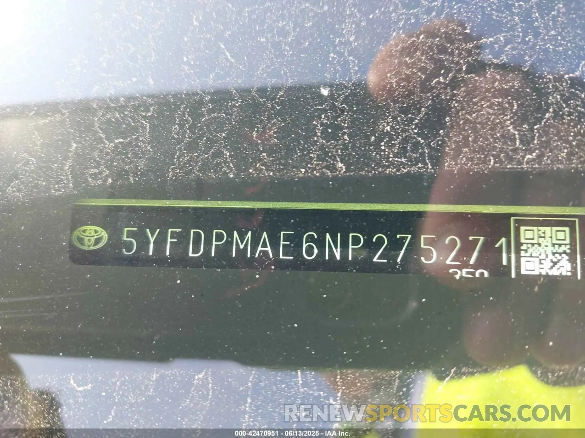 9 Photograph of a damaged car 5YFDPMAE6NP275271 TOYOTA COROLLA 2022