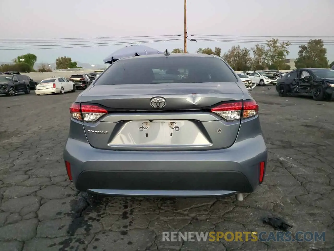 6 Photograph of a damaged car 5YFDPMAE6NP284391 TOYOTA COROLLA 2022