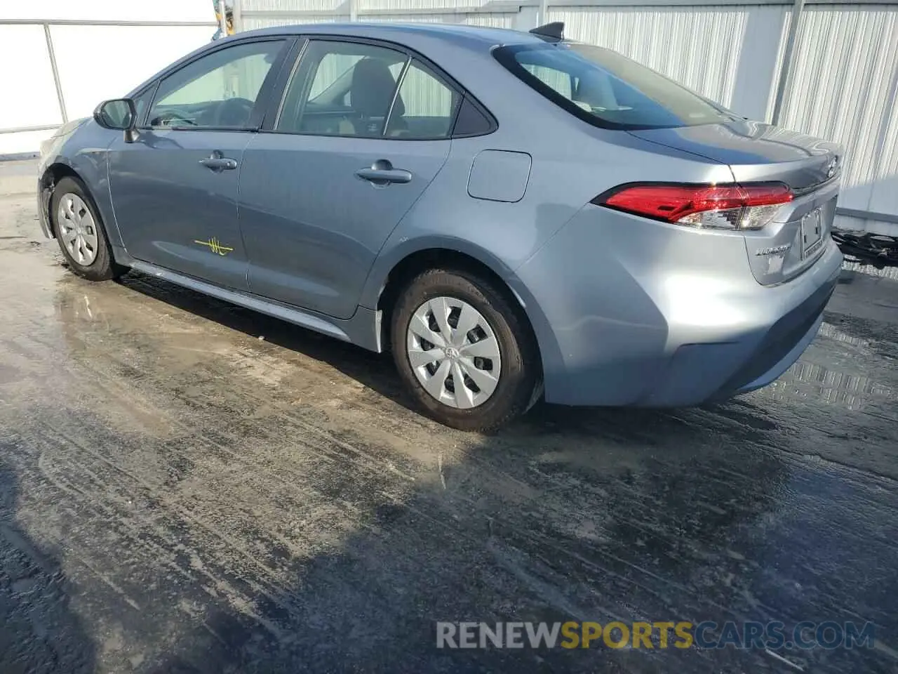 2 Photograph of a damaged car 5YFDPMAE7NP276557 TOYOTA COROLLA 2022