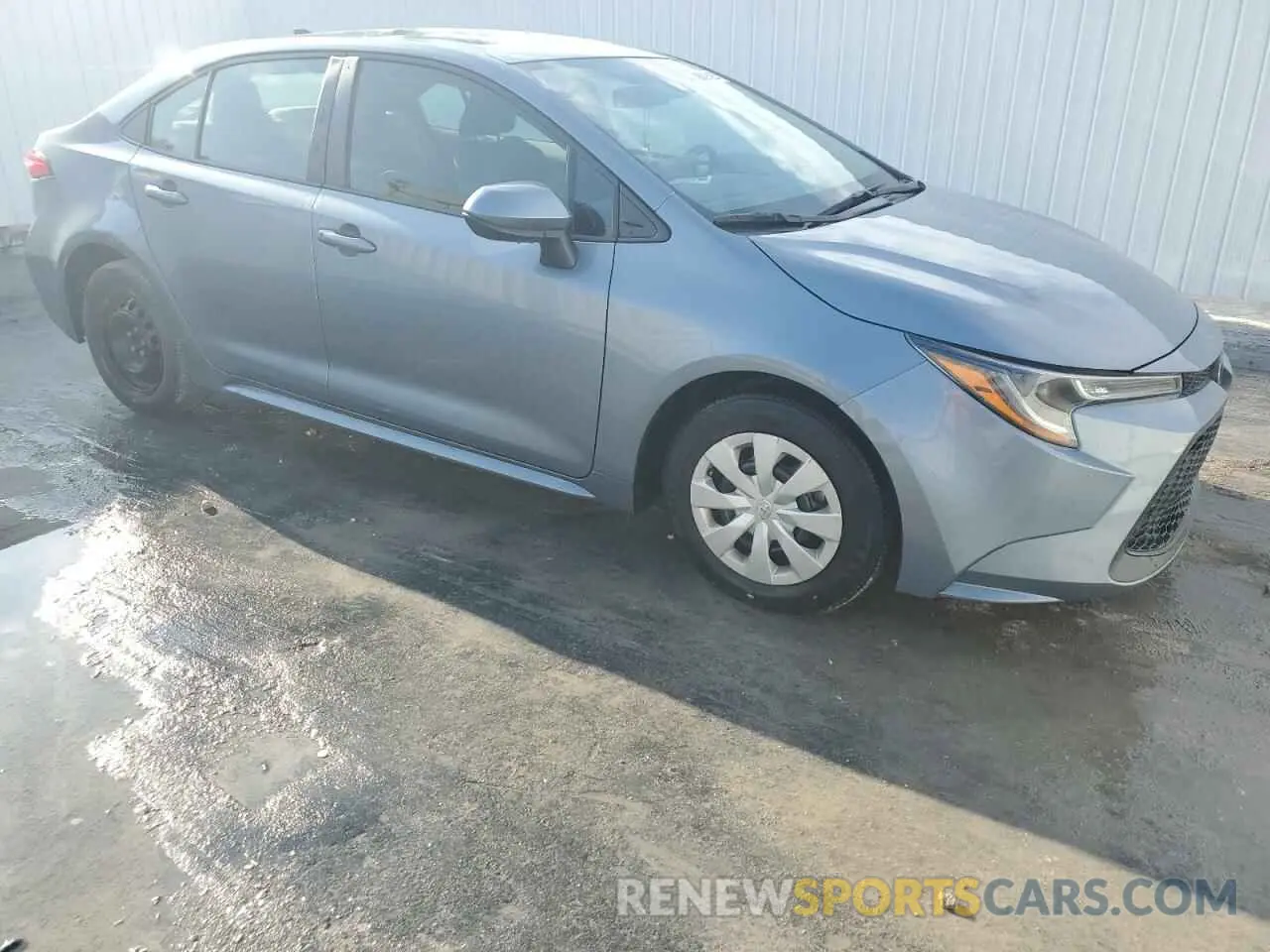4 Photograph of a damaged car 5YFDPMAE7NP276557 TOYOTA COROLLA 2022