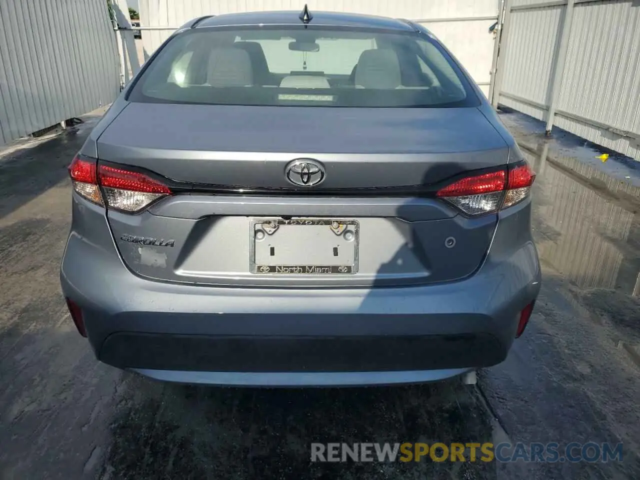 6 Photograph of a damaged car 5YFDPMAE7NP276557 TOYOTA COROLLA 2022