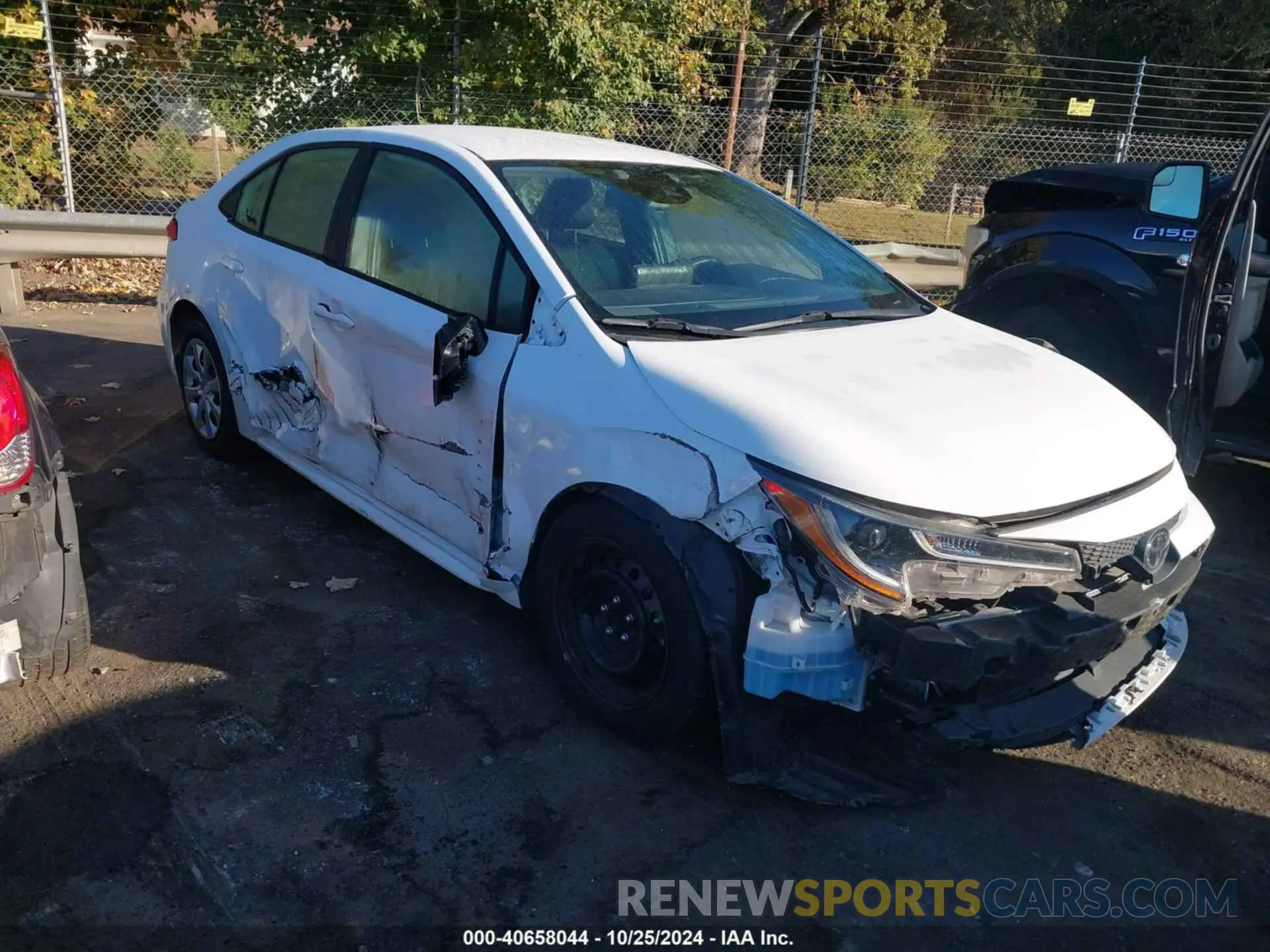 1 Photograph of a damaged car 5YFEPMAE0NP275531 TOYOTA COROLLA 2022