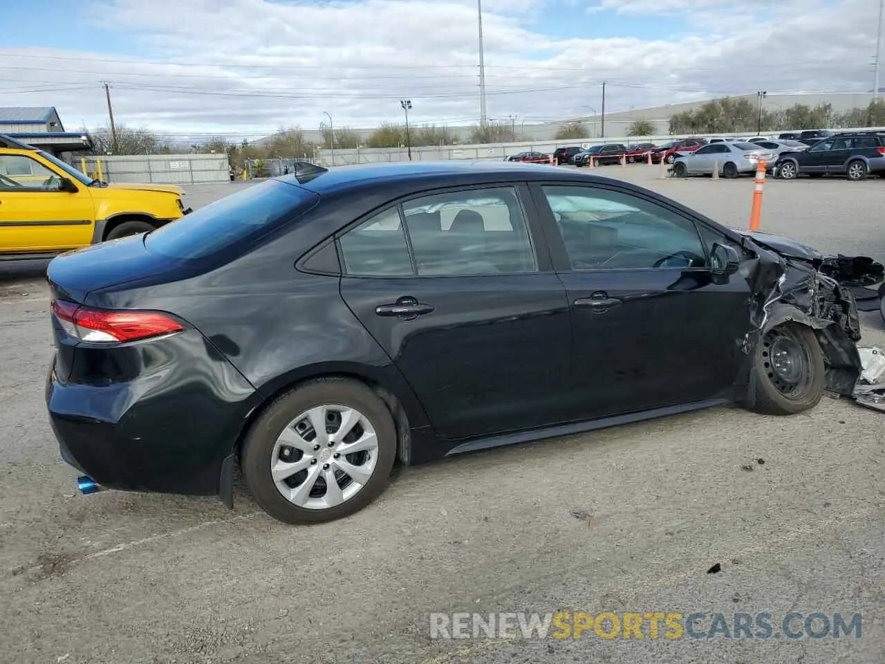 3 Photograph of a damaged car 5YFEPMAE0NP276730 TOYOTA COROLLA 2022
