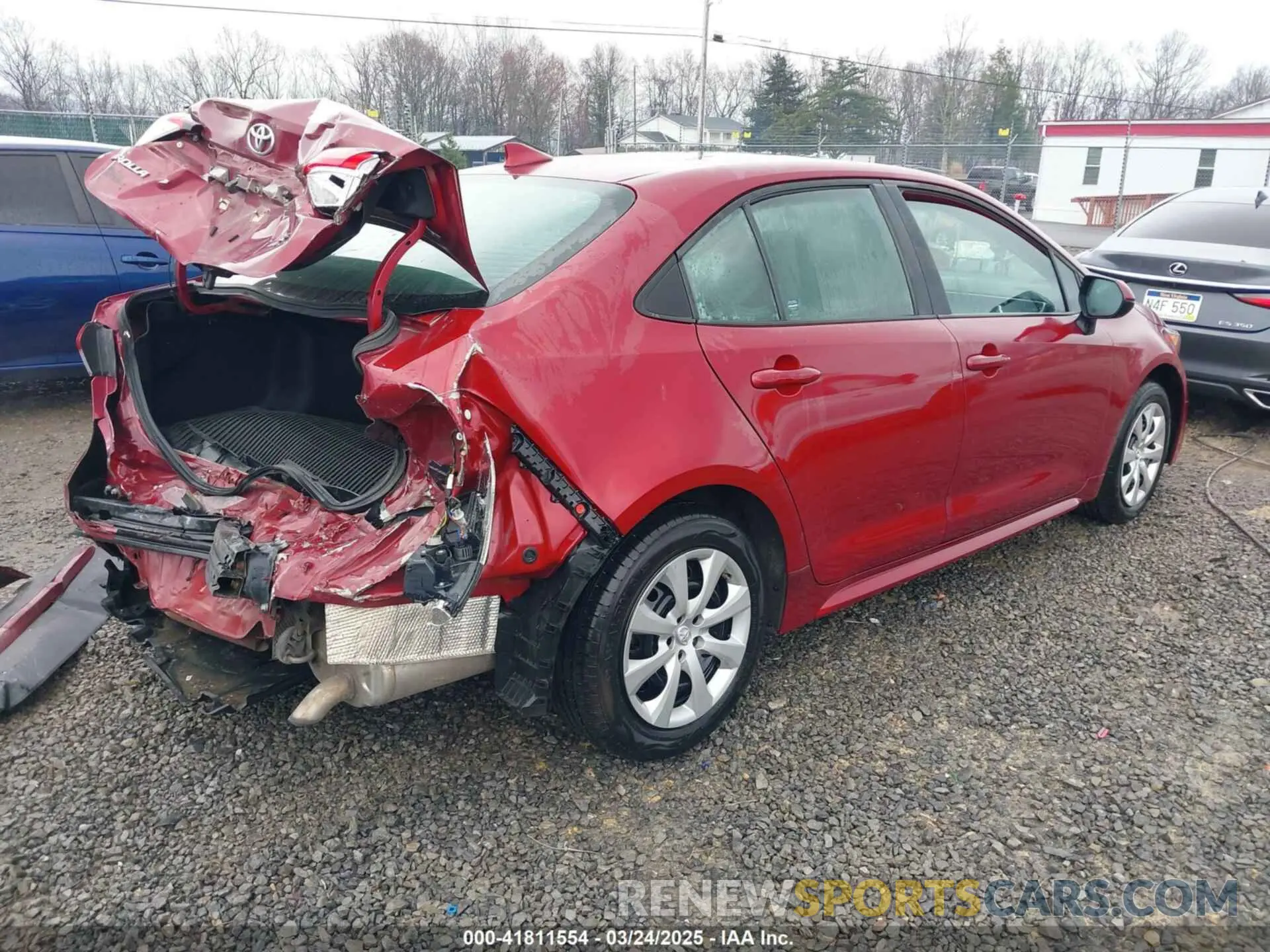 4 Photograph of a damaged car 5YFEPMAE0NP282916 TOYOTA COROLLA 2022
