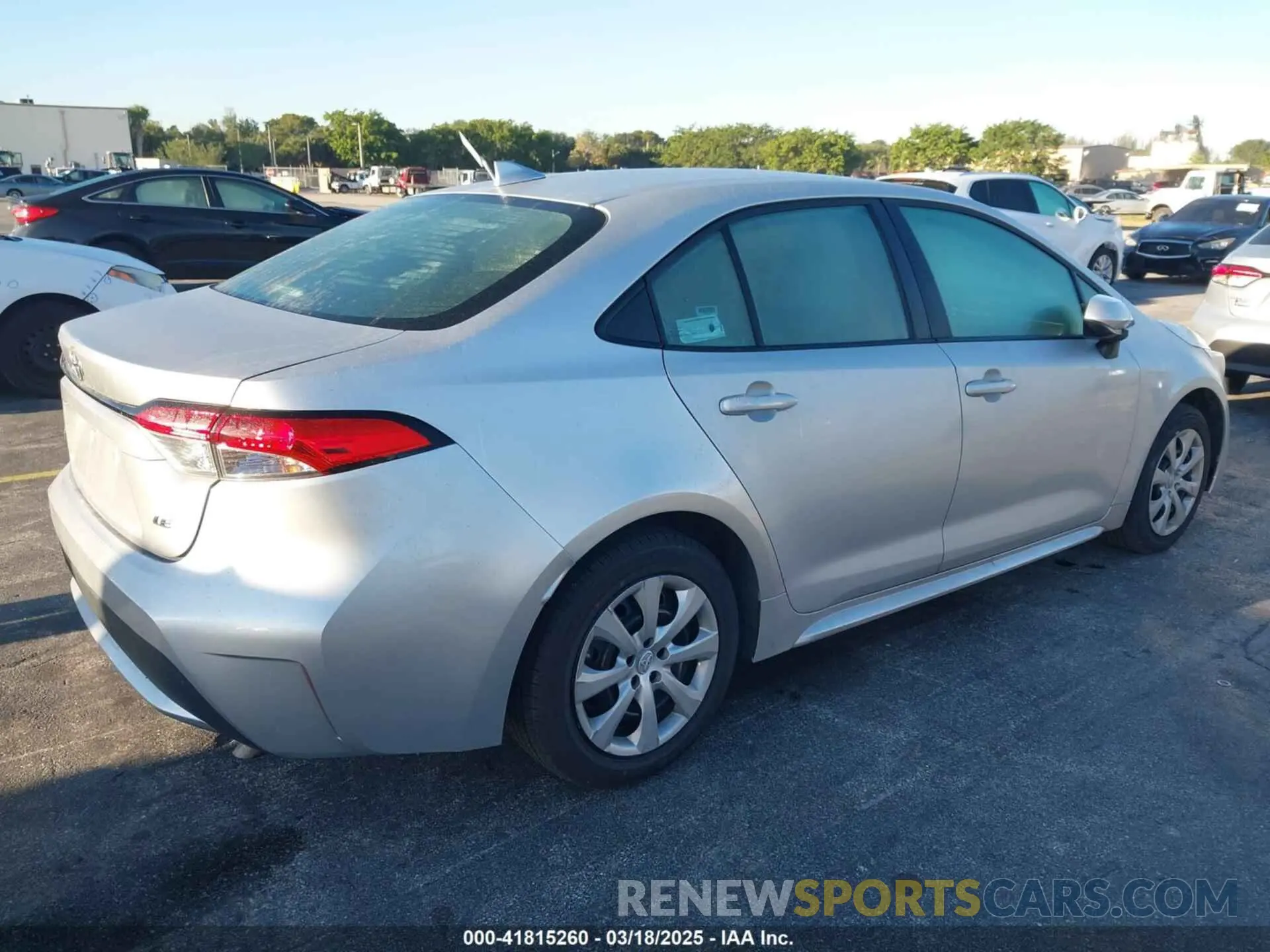 4 Photograph of a damaged car 5YFEPMAE0NP295181 TOYOTA COROLLA 2022