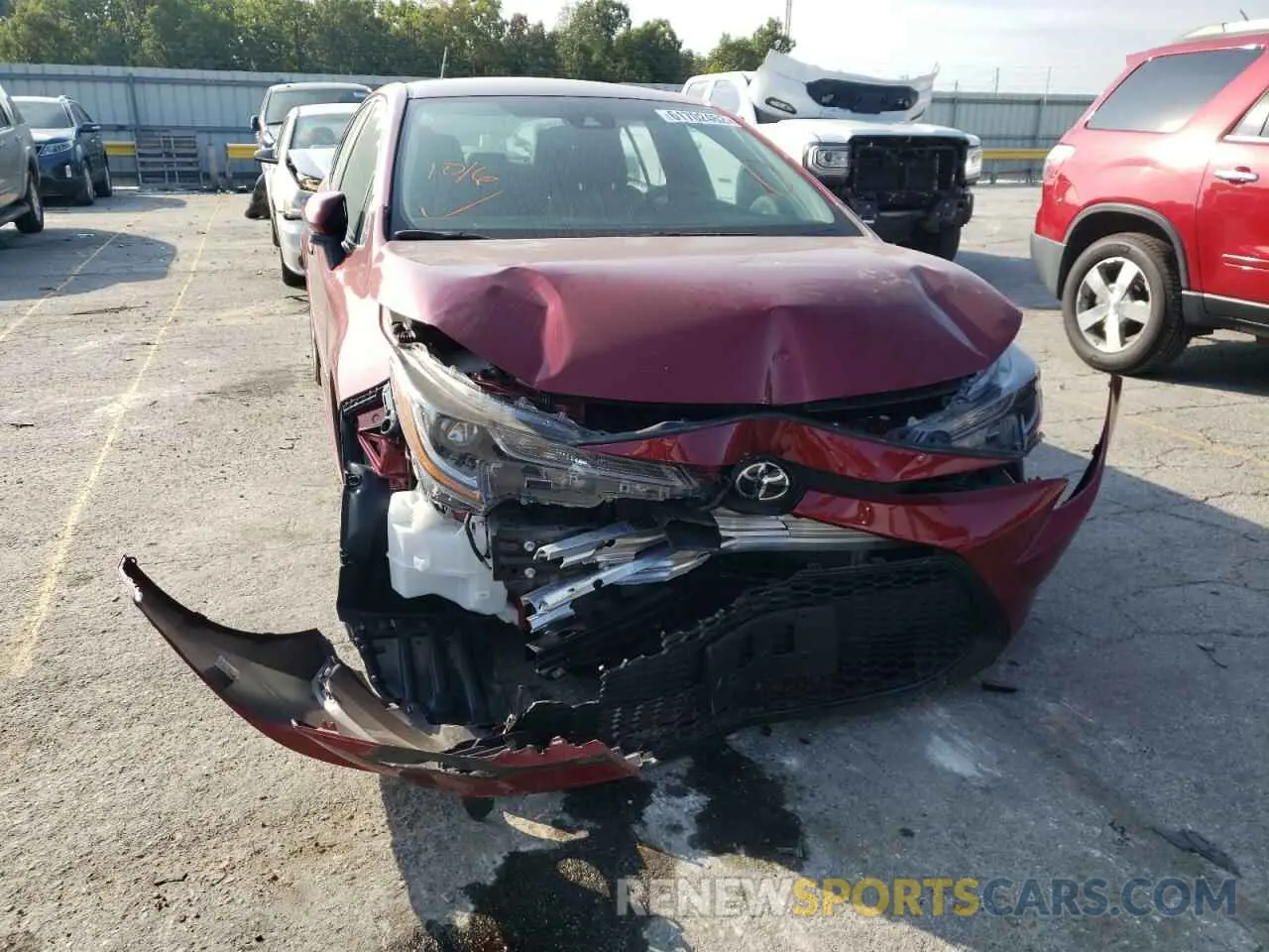 9 Photograph of a damaged car 5YFEPMAE0NP302162 TOYOTA COROLLA 2022