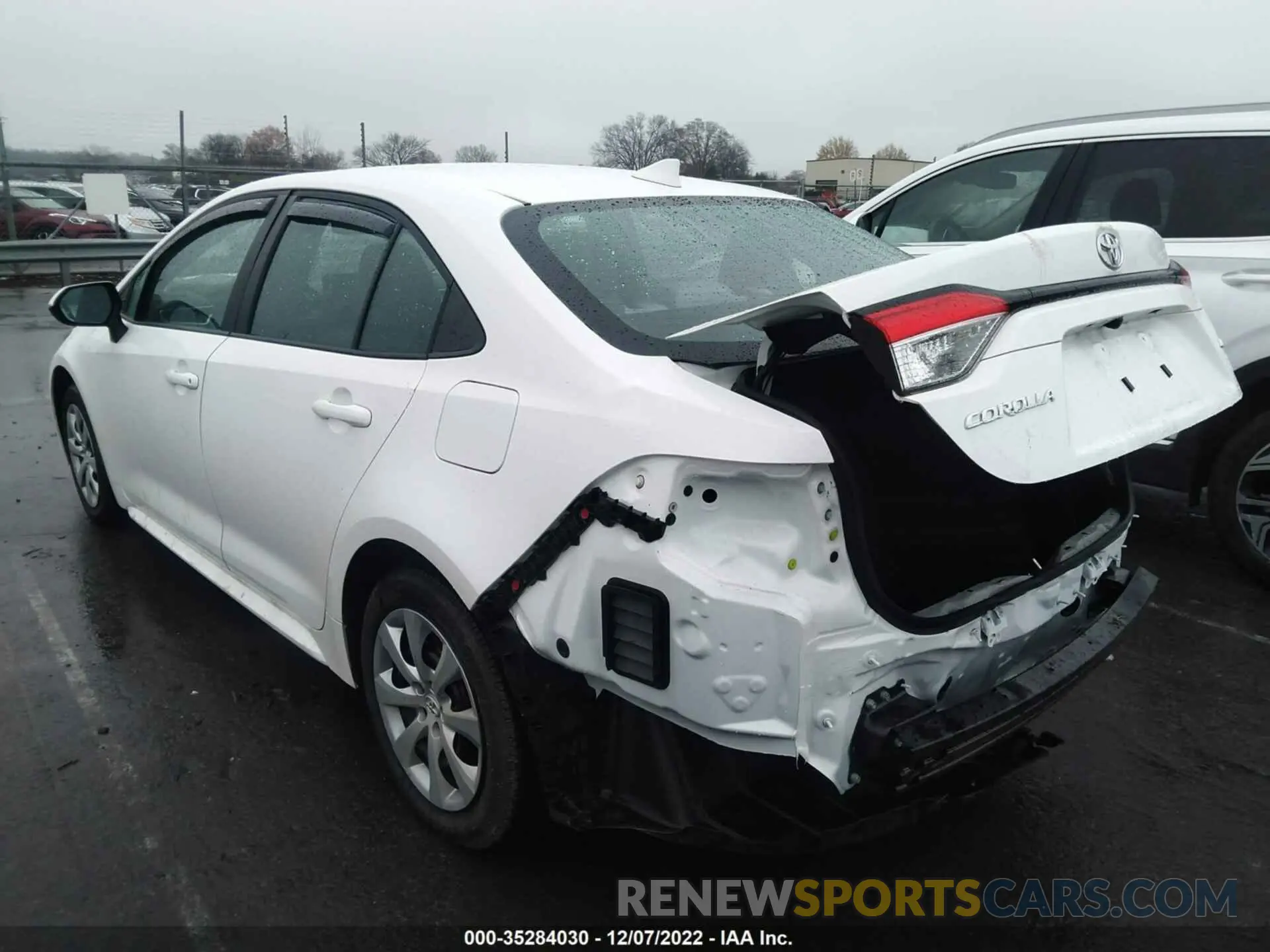3 Photograph of a damaged car 5YFEPMAE0NP314229 TOYOTA COROLLA 2022