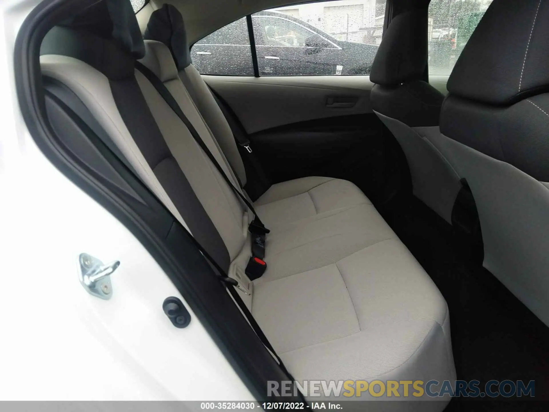 8 Photograph of a damaged car 5YFEPMAE0NP314229 TOYOTA COROLLA 2022