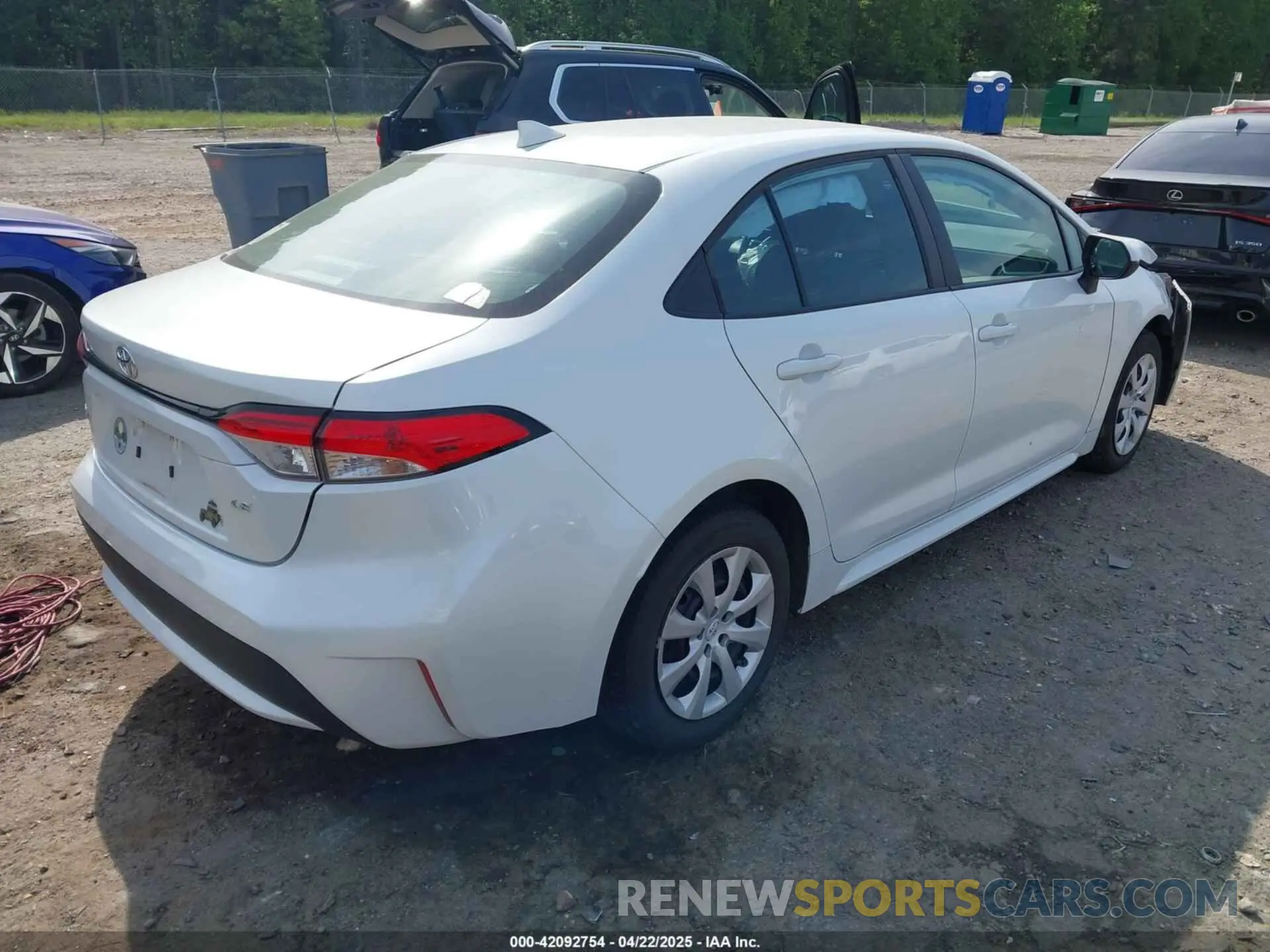 4 Photograph of a damaged car 5YFEPMAE0NP321214 TOYOTA COROLLA 2022