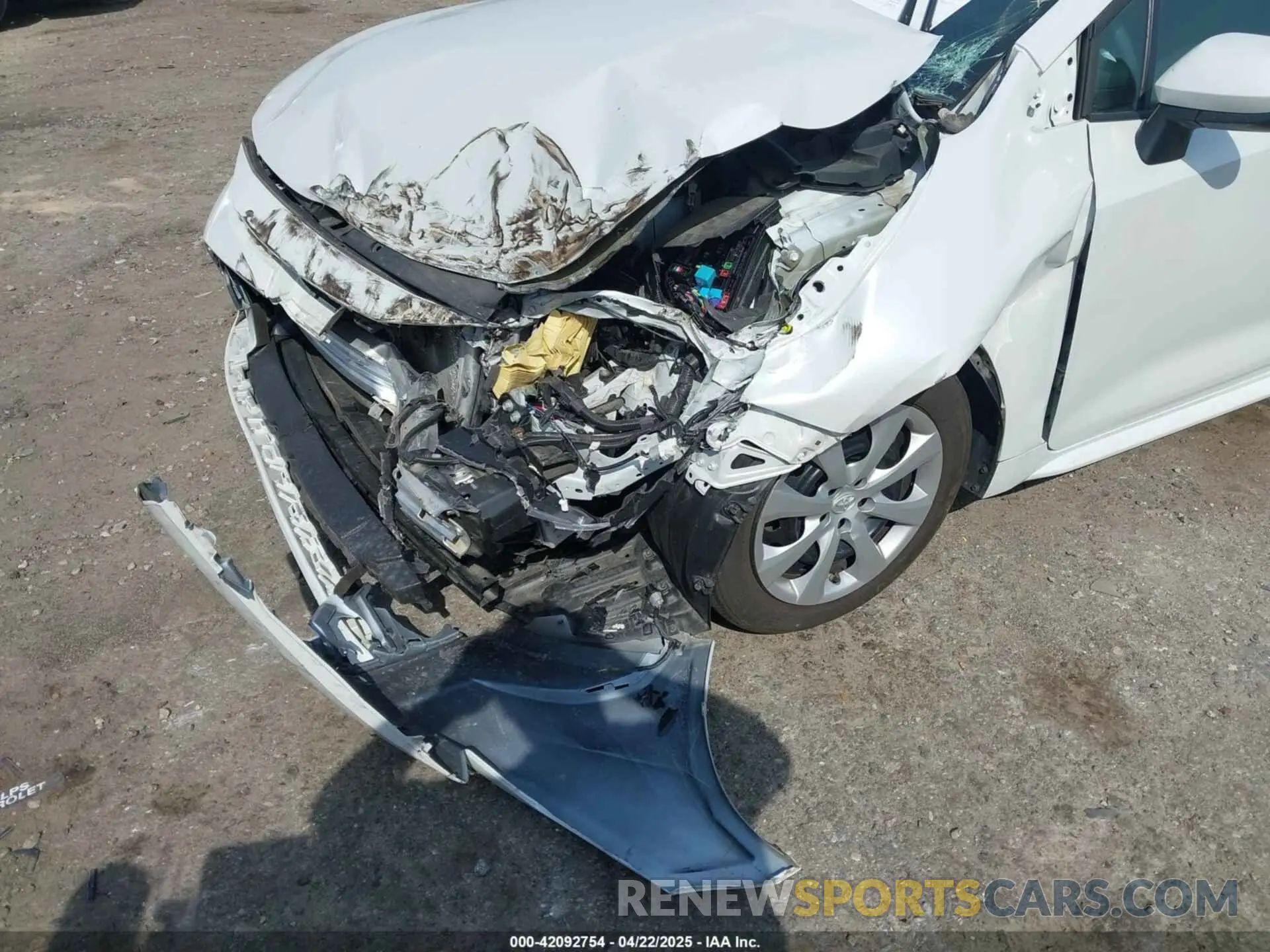 6 Photograph of a damaged car 5YFEPMAE0NP321214 TOYOTA COROLLA 2022