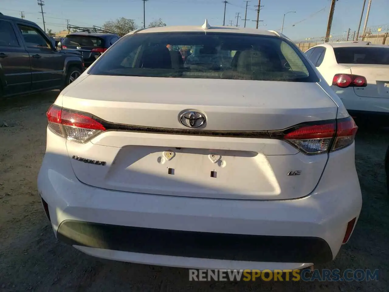 6 Photograph of a damaged car 5YFEPMAE0NP329412 TOYOTA COROLLA 2022