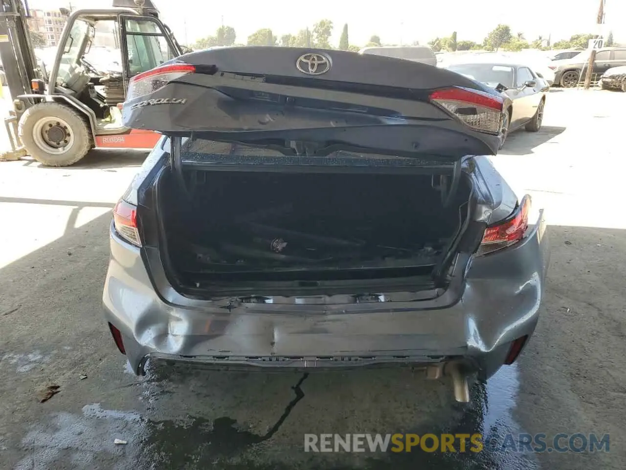 6 Photograph of a damaged car 5YFEPMAE0NP330933 TOYOTA COROLLA 2022