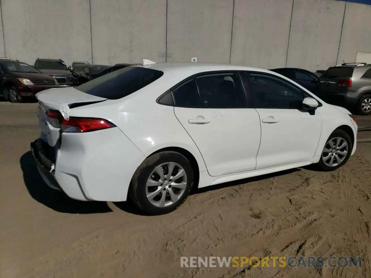 3 Photograph of a damaged car 5YFEPMAE0NP355038 TOYOTA COROLLA 2022