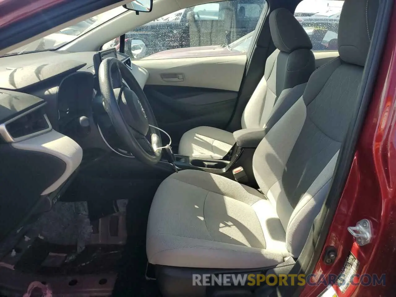 7 Photograph of a damaged car 5YFEPMAE0NP367349 TOYOTA COROLLA 2022