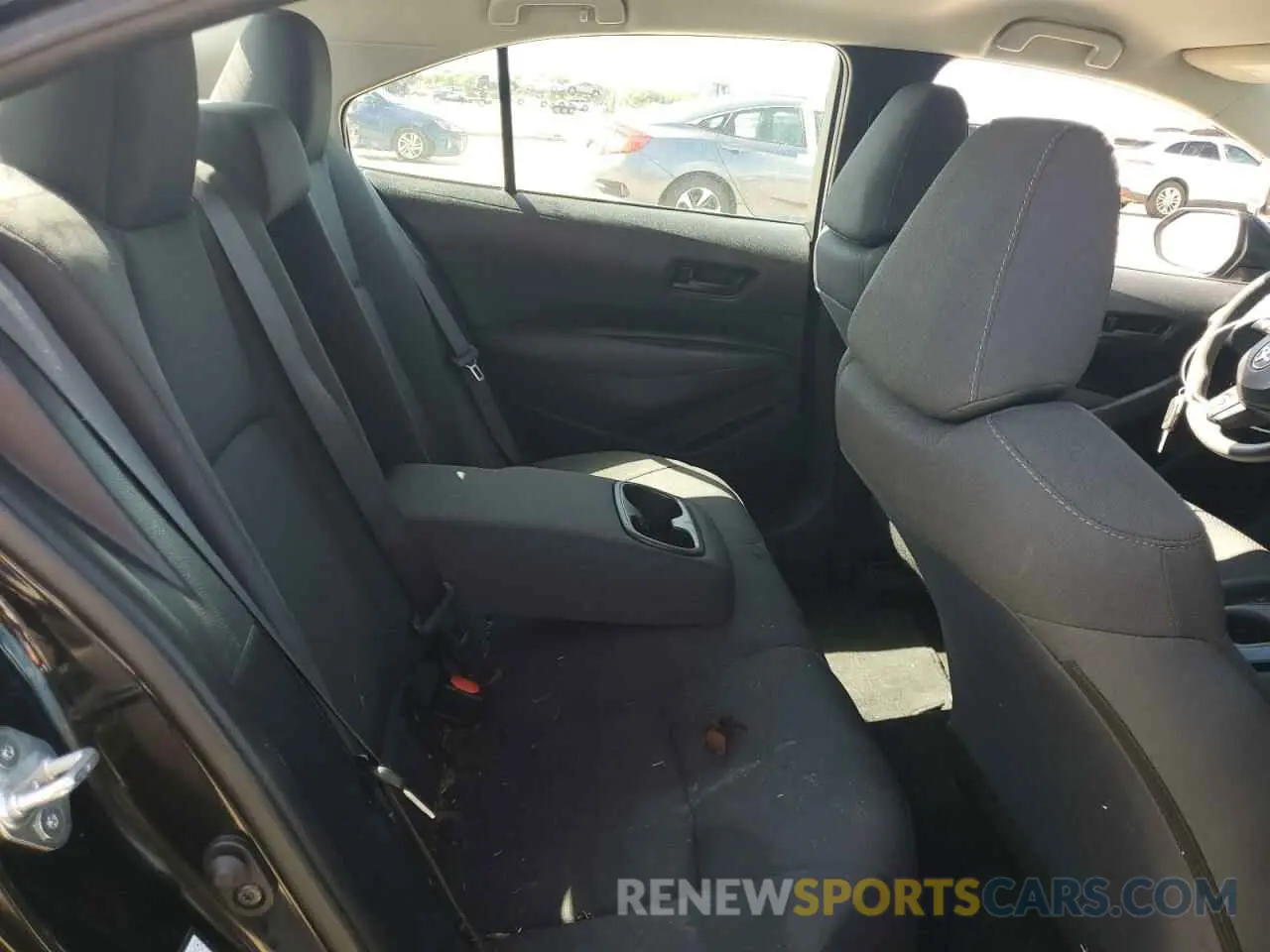 10 Photograph of a damaged car 5YFEPMAE0NP374771 TOYOTA COROLLA 2022