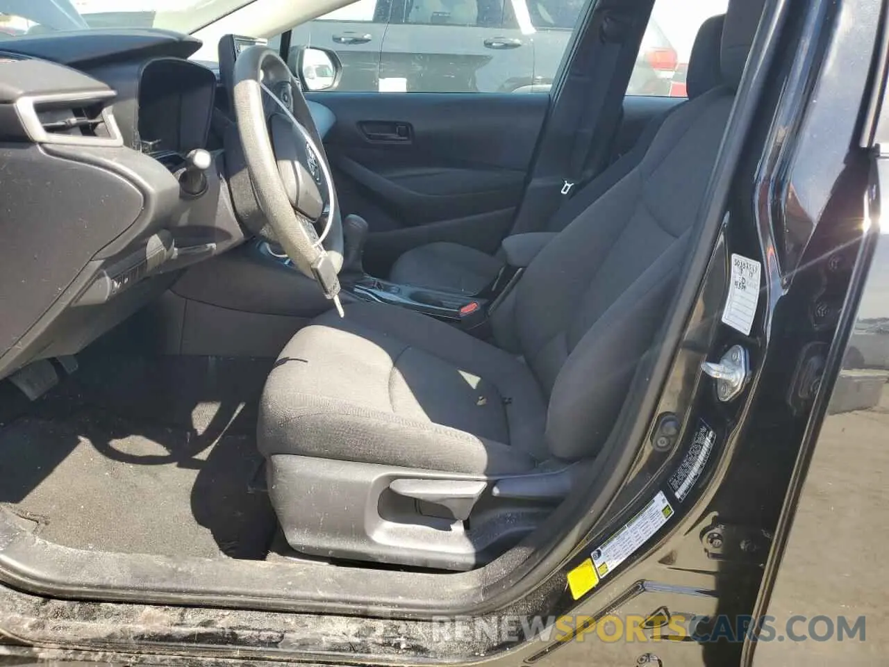 7 Photograph of a damaged car 5YFEPMAE0NP374771 TOYOTA COROLLA 2022