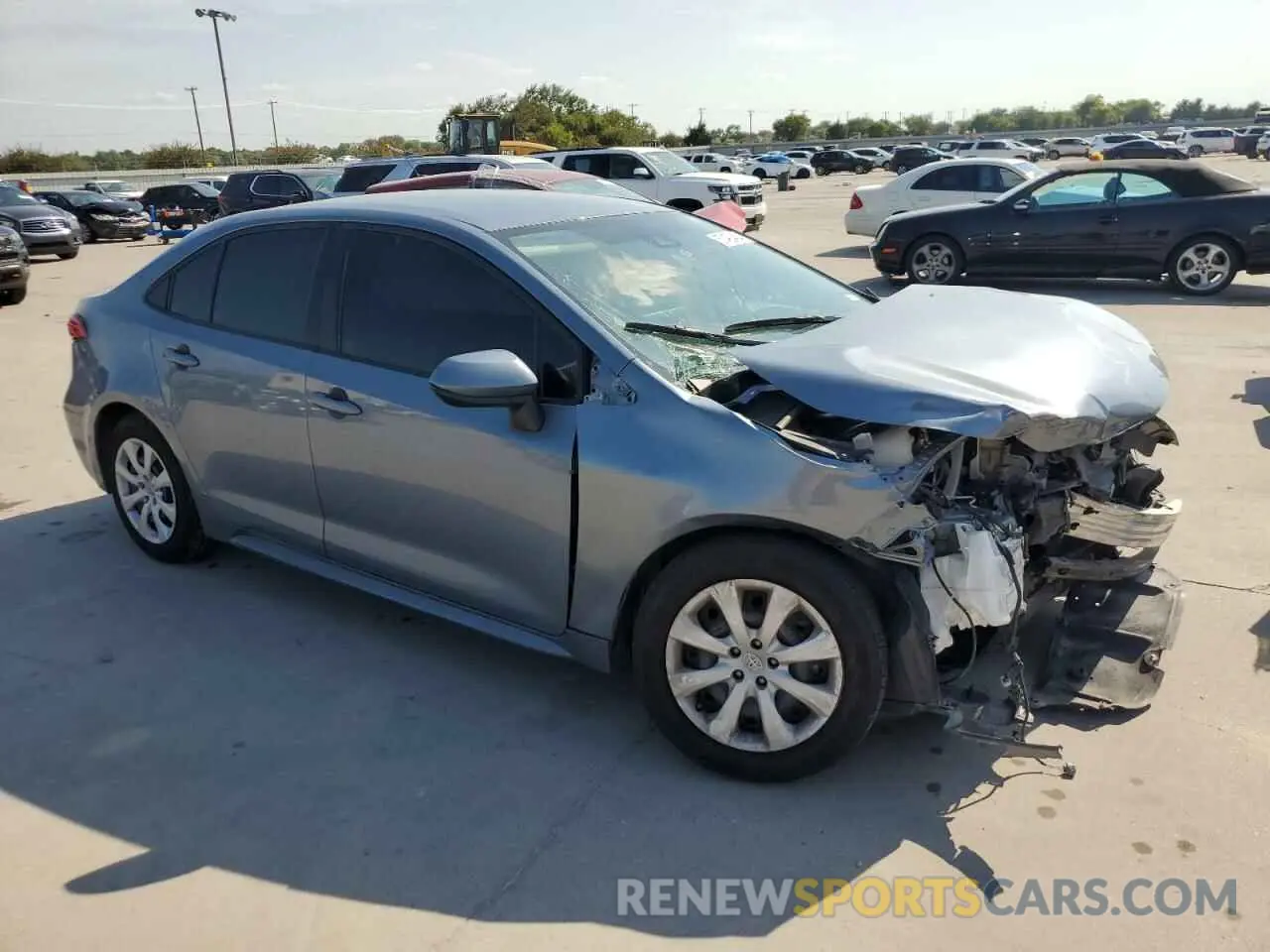 4 Photograph of a damaged car 5YFEPMAE1NP272136 TOYOTA COROLLA 2022