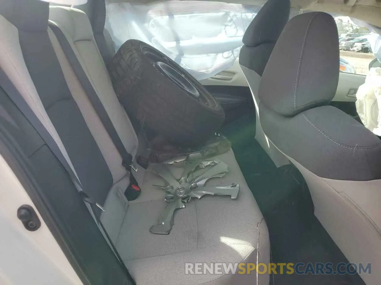 10 Photograph of a damaged car 5YFEPMAE1NP272489 TOYOTA COROLLA 2022