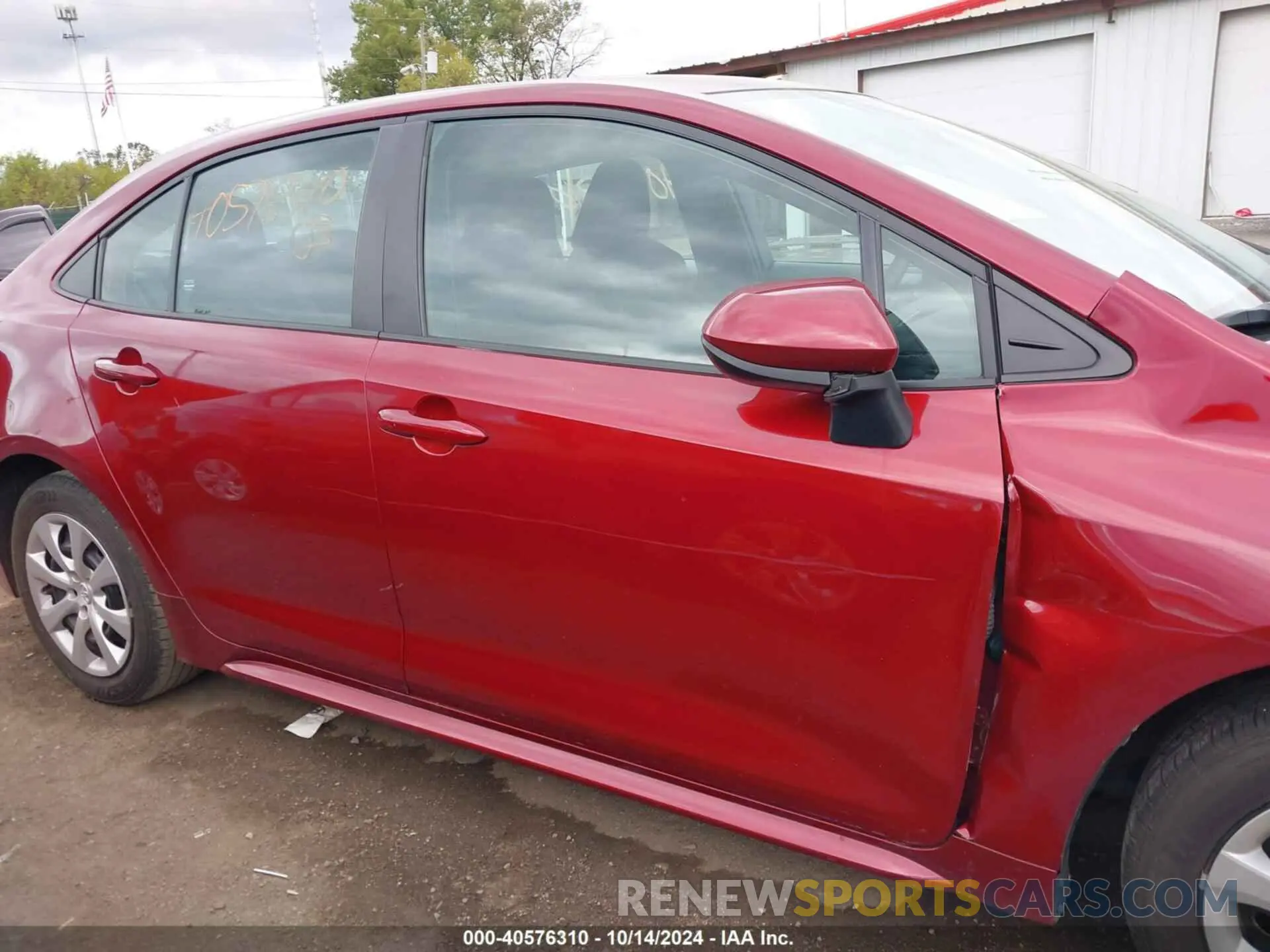 13 Photograph of a damaged car 5YFEPMAE1NP279409 TOYOTA COROLLA 2022