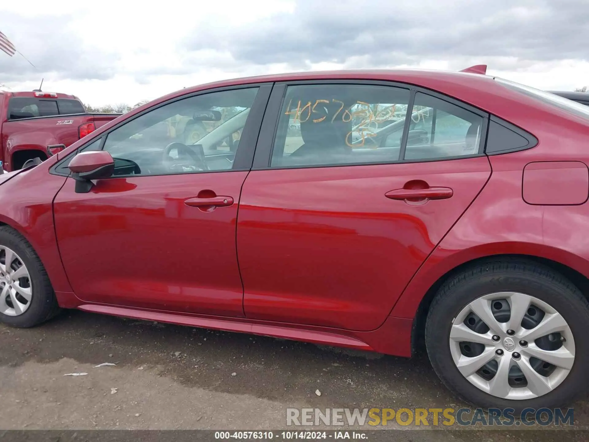 14 Photograph of a damaged car 5YFEPMAE1NP279409 TOYOTA COROLLA 2022