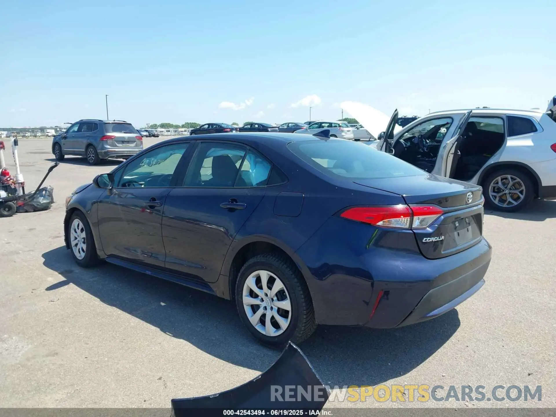 3 Photograph of a damaged car 5YFEPMAE1NP283718 TOYOTA COROLLA 2022
