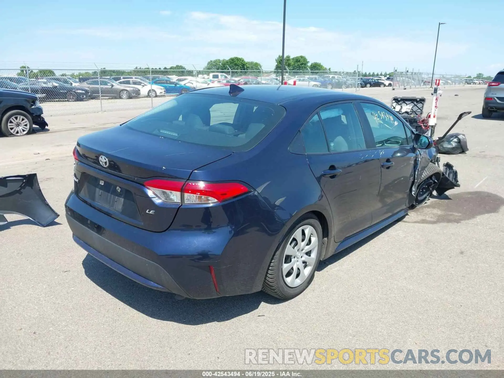 4 Photograph of a damaged car 5YFEPMAE1NP283718 TOYOTA COROLLA 2022